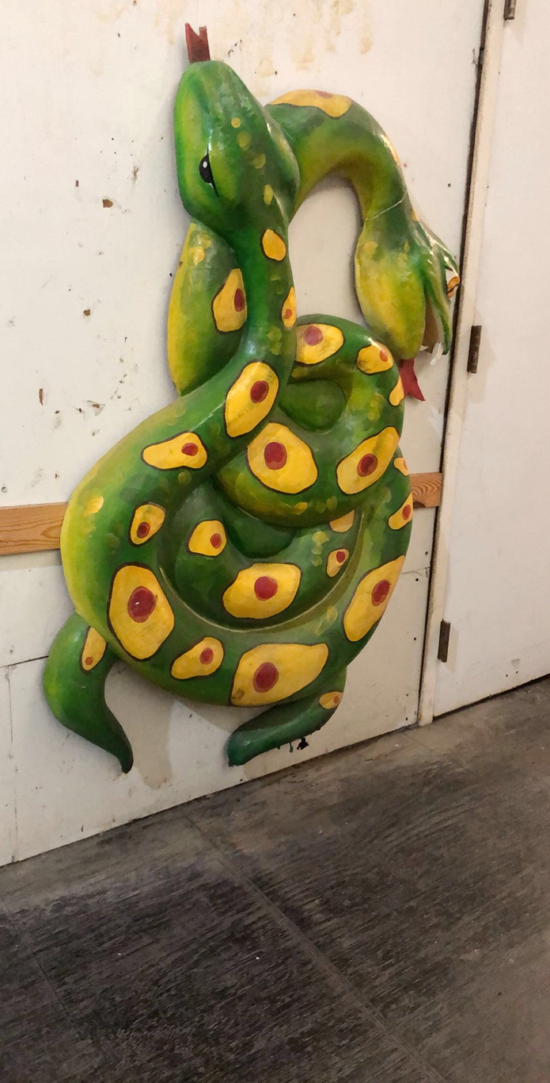 C58EF9E9-58F7-4D45-8FFE-1C4A82A3D8AA